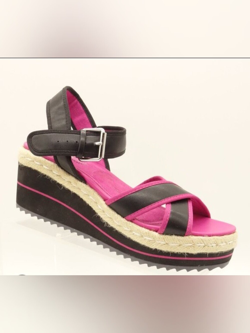 Sketchers Comfortable Memory Foam Ankle Strap Platform Sandals Size 9!